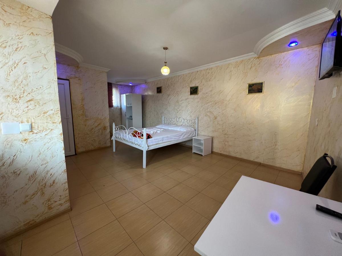 Elite Palace Plus Hotel Батуми Экстерьер фото